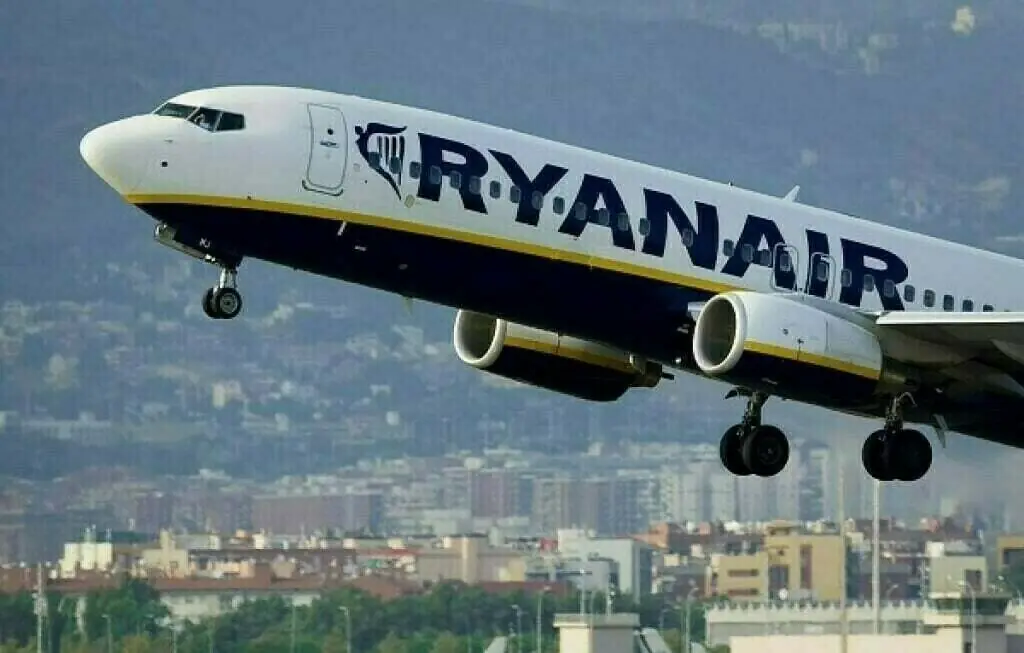 Ryanair sees peak summer fares flat as Iran uncertainty hits bookings