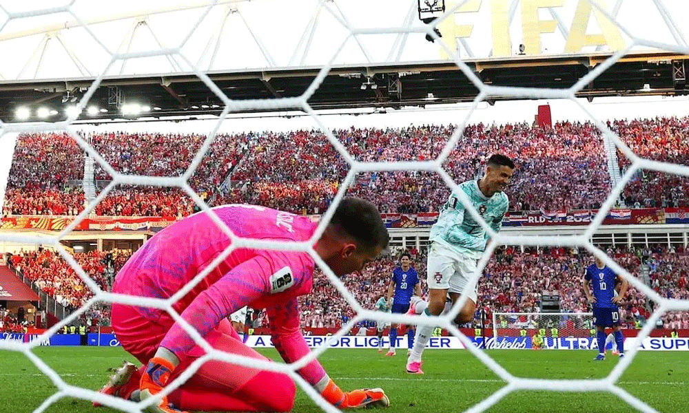 Photo: Reuters Photo: Reuters