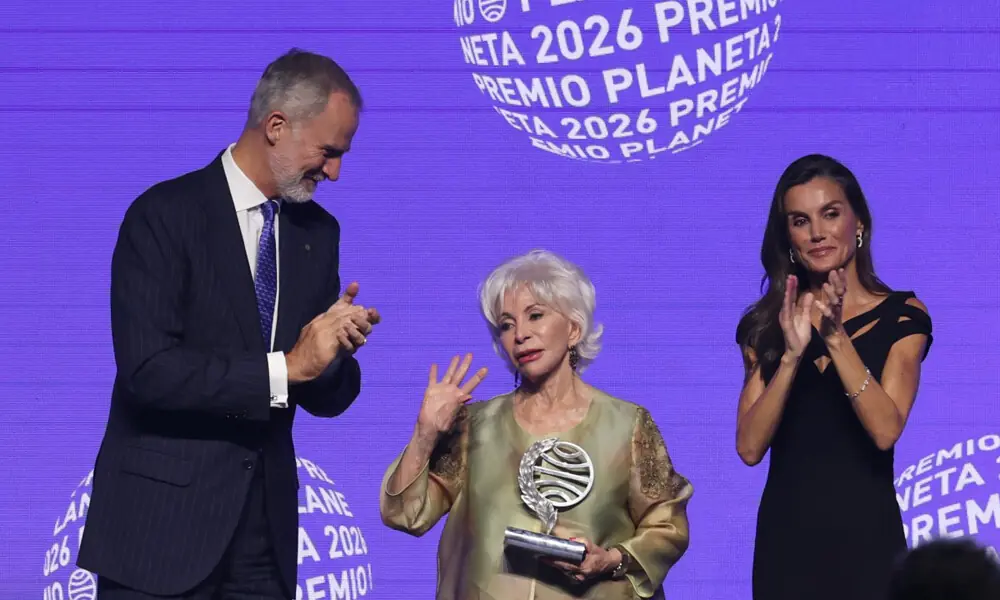 Winner of Spain's 2026 Premio Planeta Award, Chilean writer Isabel Allende (C), waves after receiving the trophy from Spain's King Felipe VI (L) and Queen Letizia during the ceremony of the 75th edition of the "Premio Planeta" award at the Fira convention center in Barcelona on October 15, 2026. AFP Winner of Spain's 2026 Premio Planeta Award, Chilean writer Isabel Allende (C), waves after receiving the trophy from Spain's King Felipe VI (L) and Queen Letizia during the ceremony of the 75th edition of the "Premio Planeta" award at the Fira convention center in Barcelona on October 15, 2026. AFP