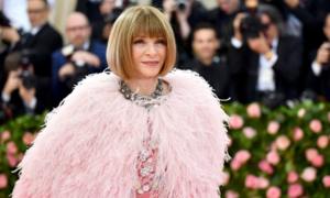 Vogue magazine editor Anna Wintour apologizes for race-related &lsquo;mistakes&rsquo;