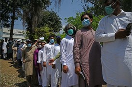 Pakistan opens walk-in vaccination for ages 30, above from May 29