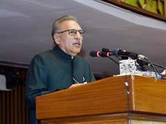 Amid ruckus, President Alvi lauds PTI's achievements in address to parliament