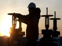 Ex-energy minister wants Pakistan to purchase oil from Russia at cheaper rates Ex-energy minister wants Pakistan to purchase oil from Russia at cheaper rates