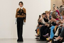 Victoria Beckham caps French makeover with Paris debut