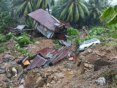 Philippines&rsquo; death toll from Tropical Storm Nalgae climbs to 72