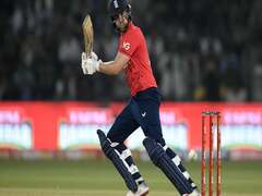 Malan, Woakes star in England&rsquo;s T20I series win