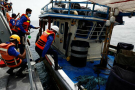 Over 100 Rohingya refugees rescued in Sri Lankan waters