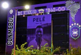 &lsquo;Football in four letters&rsquo;: Global media bows to &lsquo;King&rsquo; Pele