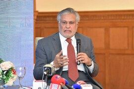 Dar admits 'huge smuggling of dollars' taking place as Pakistan's forex reserves suffer