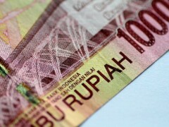 Asian currencies rise, stocks mixed as focus on US CPI data