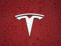 Tesla cuts prices on electric vehicles for US market