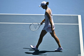 Swiatek wants winning mindset back after Australian Open exit
