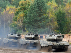 EU approves more military aid to Ukraine, Germany faces pressure on tanks