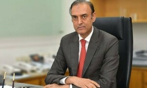 In meeting with investors in US, SBP chief says economy on its way to achieving stability