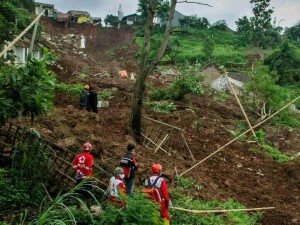 Fourteen killed in southwest China landslide