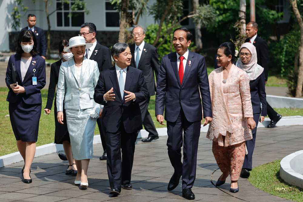 Indonesia&rsquo;s Widodo hosts Japanese Emperor