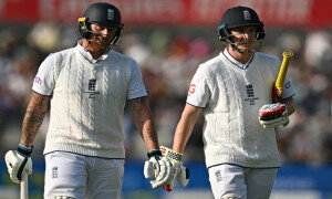 Stokes and Brook help England stretch lead over Australia