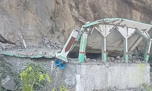 Policeman martyred in Khyber blast near mosque: officials