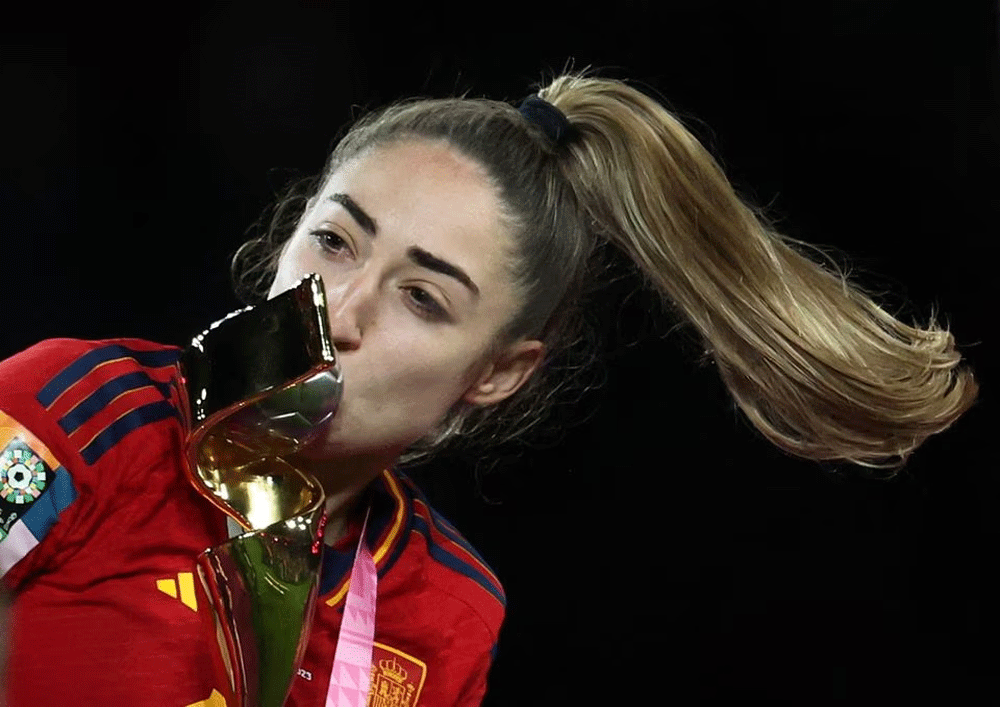 Spain&rsquo;s World Cup hero Carmona learns of father&rsquo;s death after final