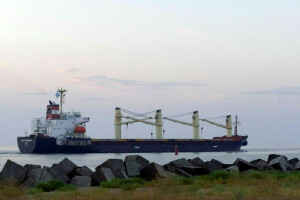 Ukraine nears deal with global insurers to cover grain ships