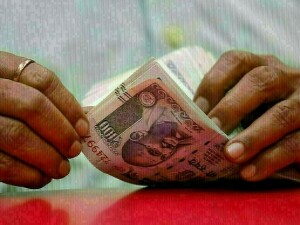 Indian rupee likely to decline on yuan-led weakness in Asia fx