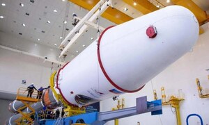 Russia&rsquo;s moon craft starts processing first data