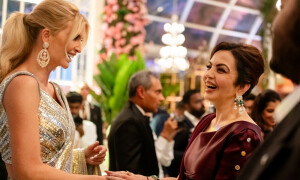 Asia&rsquo;s wealthiest man takes global rich to the zoo