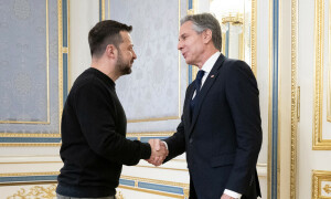 US tells Ukraine &lsquo;aid on its way&rsquo; as Russia claims advances