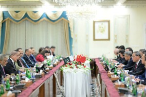 PM Shehbaz assures Premier Li of &lsquo;unwavering commitment&rsquo; to safety of Chinese nationals in Pakistan