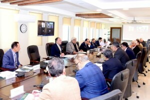 Govt recognises ‘critical role’ of textile industry, Aurangzeb tells APTMA Govt recognises ‘critical role’ of textile industry, Aurangzeb tells APTMA