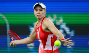 Defending champ Iga Swiatek powers into Indian Wells quarters Defending champ Iga Swiatek powers into Indian Wells quarters