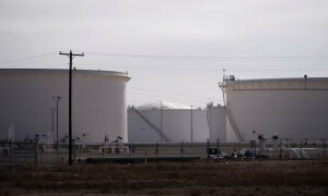 Pakistan mulls US oil imports to ease trade imbalance, sources say