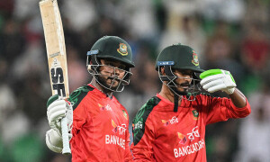 Parvez lifts Bangladesh to 196-6 against Pakistan in third T20I
