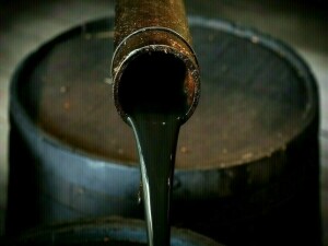 عالمی منڈی میں تیل کی قیمتوں میں کمی