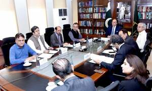 PM&rsquo;s Fan Replacement Programme: Aurangzeb orders launch preparations by month-end