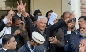 9 مئی مقدمات: شاہ محمود قریشی بری، یاسمین راشد اور دیگر متعدد پی ٹی آئی رہنماؤں کو سزائیں