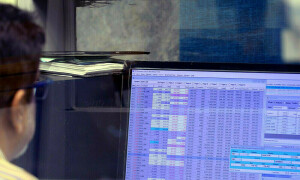 KSE-100 closes above 147,000 for first time in history