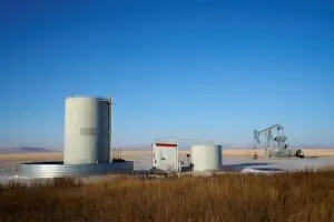 Oil extends decline by 2% as US presses for Russia-Ukraine peace deal