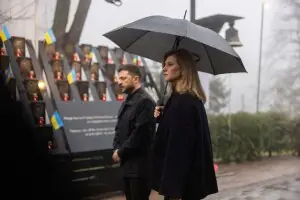 Ukraine faces &lsquo;difficult choice&rsquo; as Trump demands acceptance of peace plan