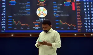 KSE-100 sheds nearly 900 points amid proft-taking