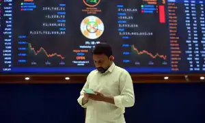 KSE-100 closes day marginally lower after volatile trading