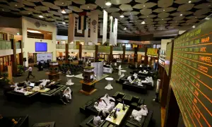 Gulf markets in red on weak oil prices