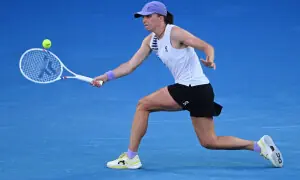 Swiatek beats Inglis to end Australian hopes, reach quarter-finals