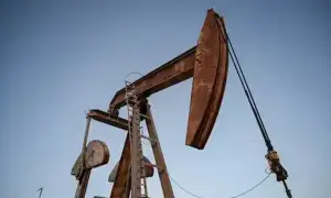 Oil slips even as US winter storm curbs crude output