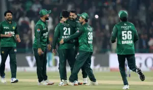 Pakistan end seven-year T20I drought against Australia with Lahore win