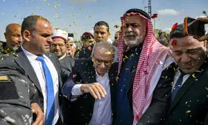 Lebanon PM pledges reconstruction on visit to ruined border towns