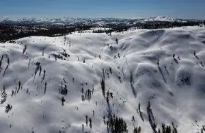 Ten skiers missing, six stranded in California avalanche