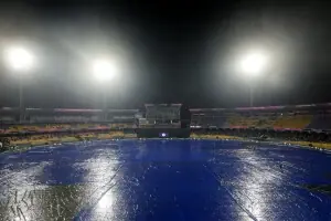 Pakistan-New Zealand Super Eights clash delayed by rain