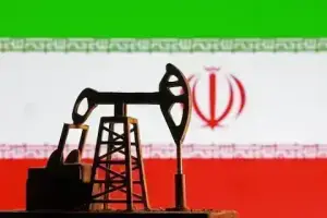Oil prices hover near seven-month highs on US-Iran tensions