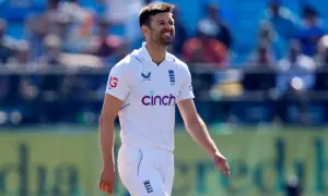 England paceman Wood making slow progress from knee injury